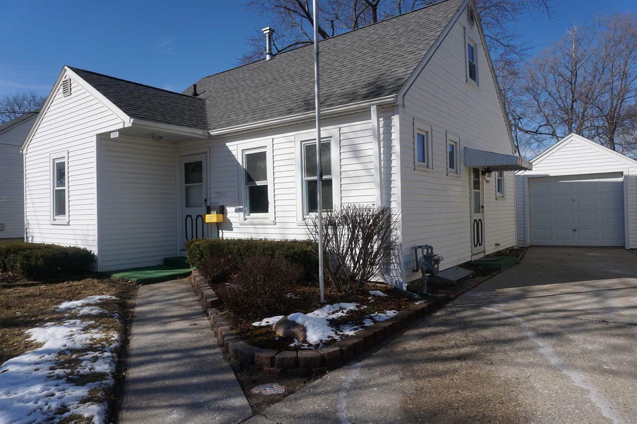 Property Photo:  1727 Jackson St  WI 53511 