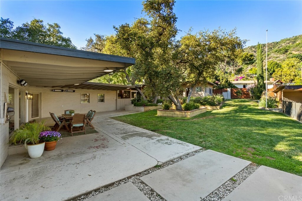 Property Photo:  1074 Norumbega Drive  CA 91016 