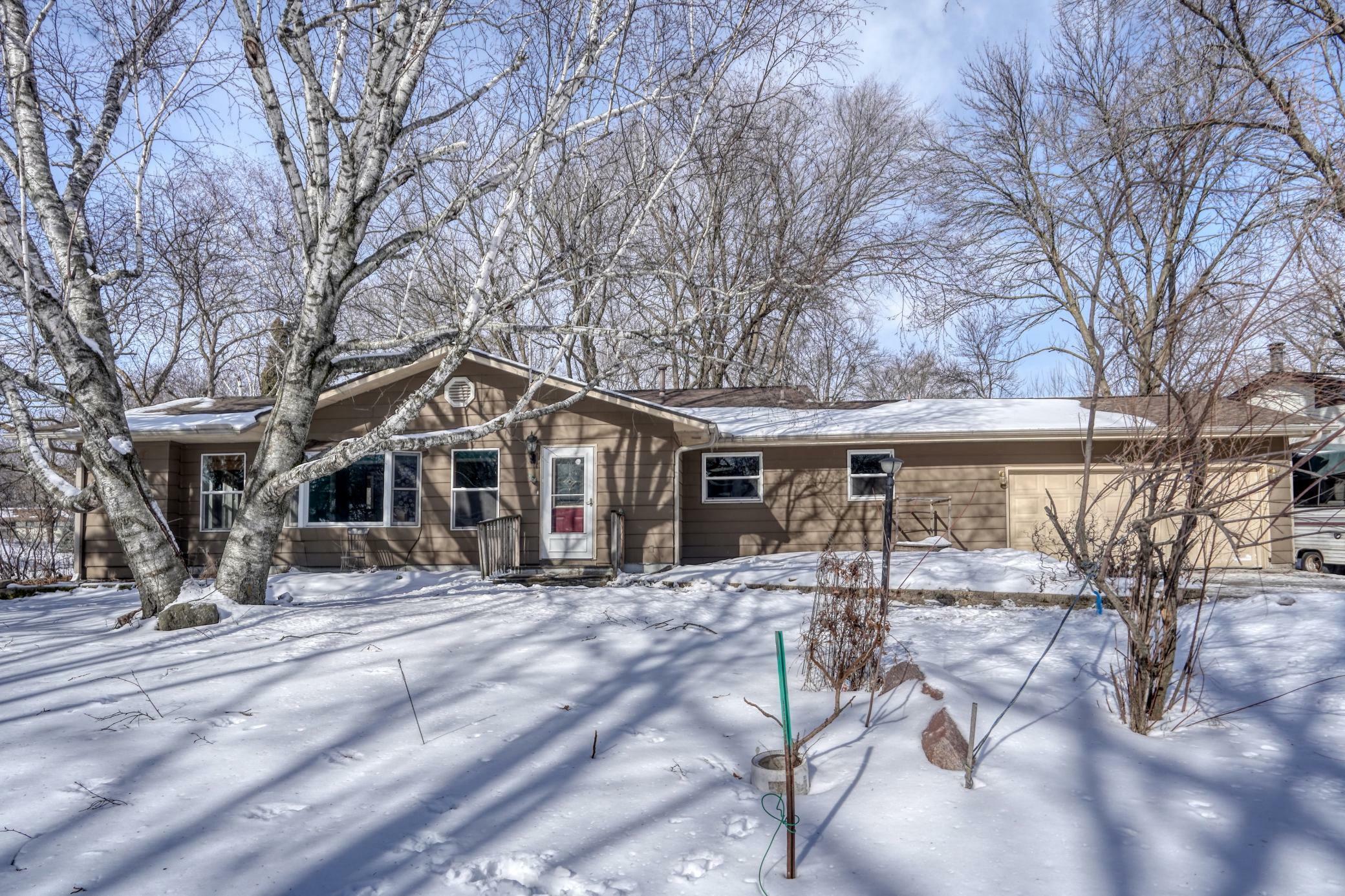 Property Photo:  1805 Gladview Lane  MN 55359 