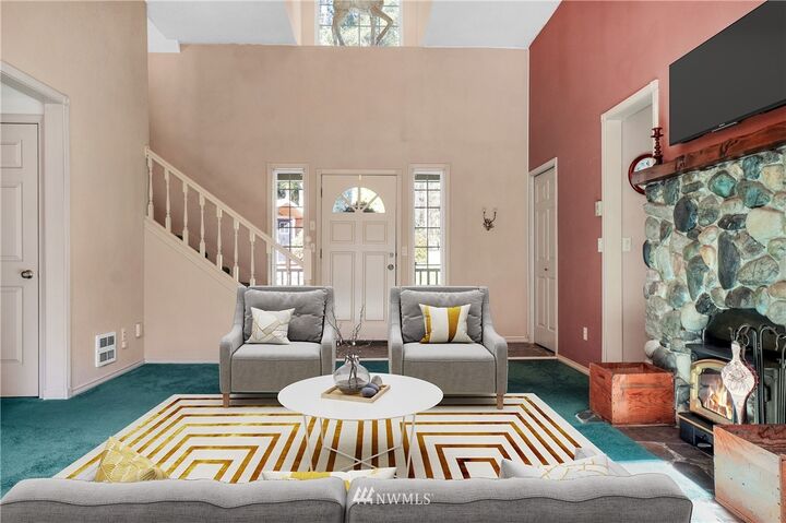 Property Photo: 533 185th Avenue NE WA 98290