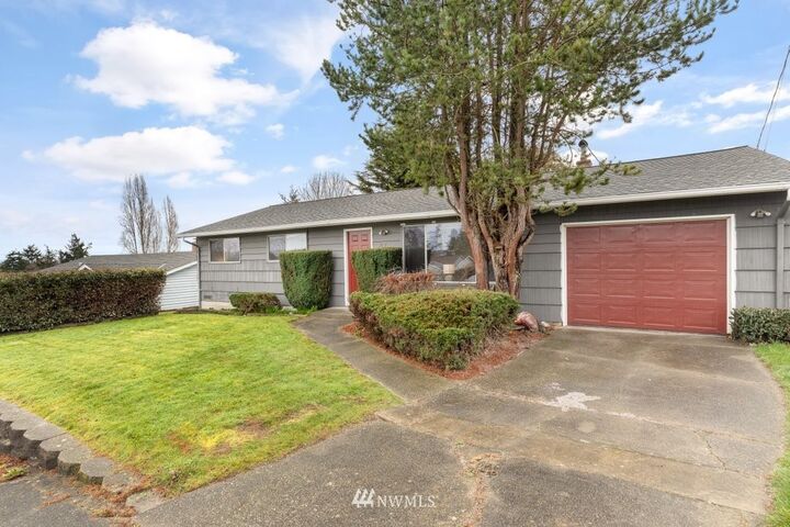 Property Photo: 471 SW 10th Avenue WA 98277