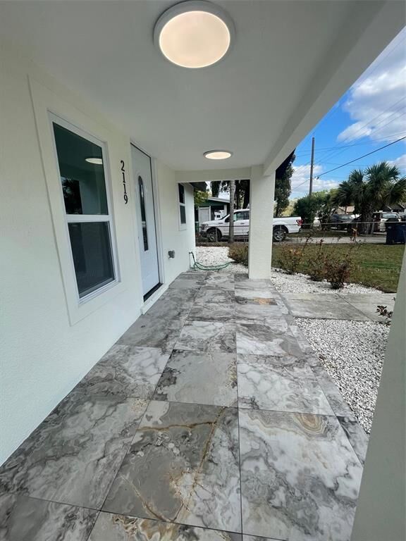 Property Photo: 2119 W Rio Vista Avenue FL 33603