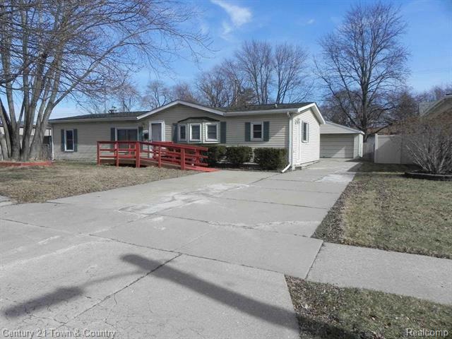 Property Photo:  2072 Cardwell Street  MI 48135 