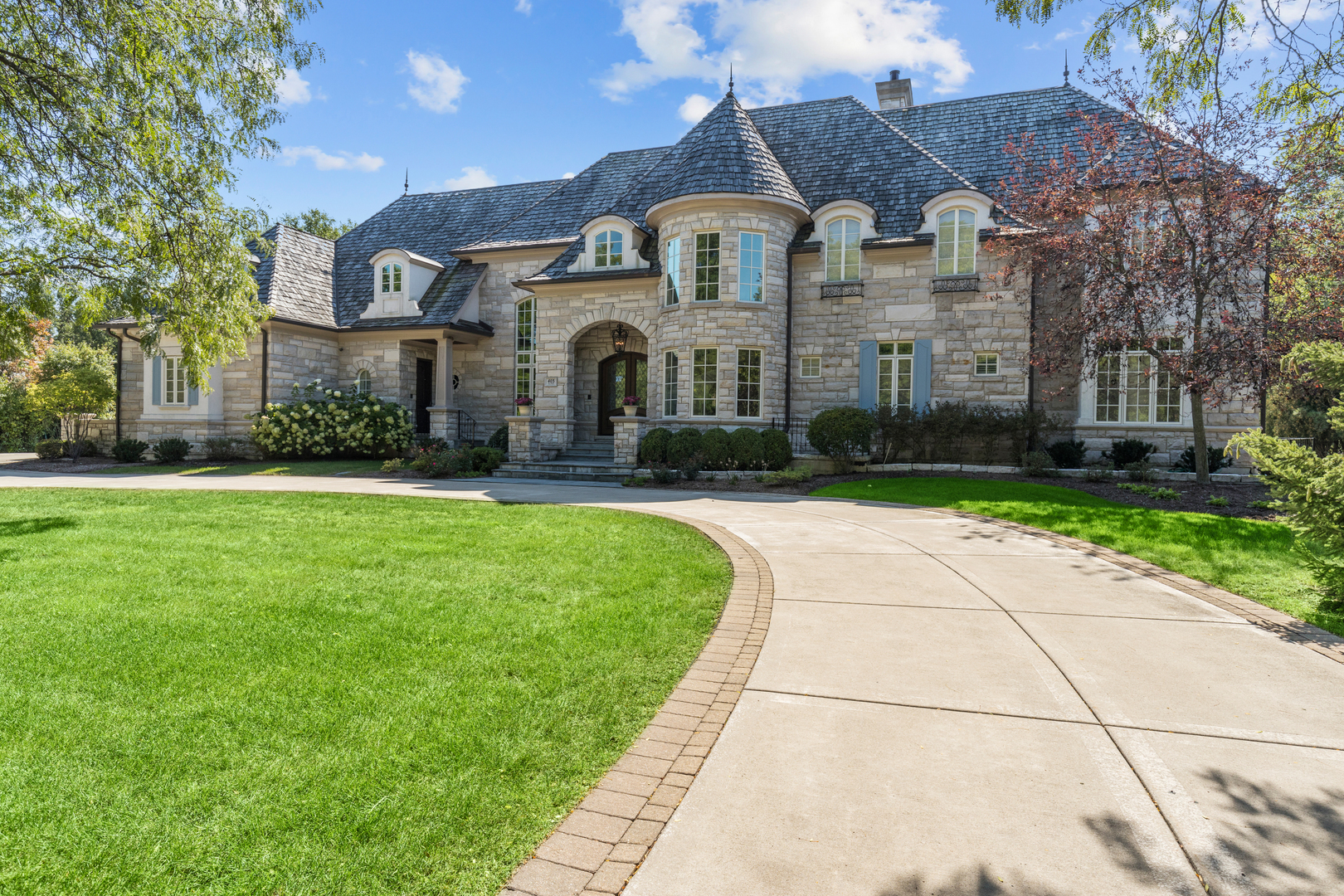 Property Photo: 403 Fox Trail Lane IL 60523