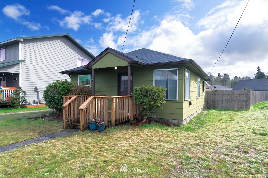 Property Photo:  402 Croy Street  WA 98626 