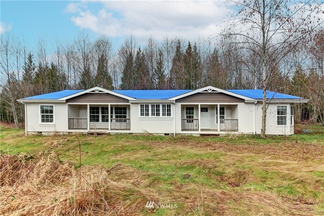 Property Photo:  11020 329th Avenue SE  WA 98294 