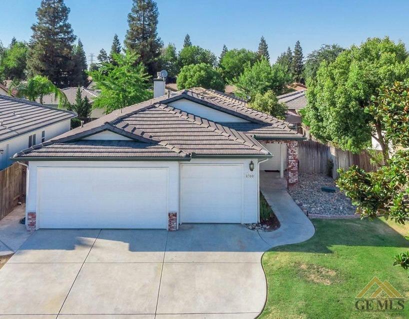 Property Photo:  8300 Essex Court  CA 93311 