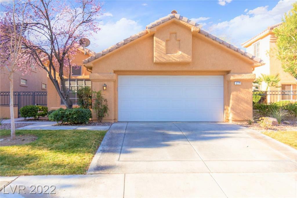 Property Photo: 9229 Pitching Wedge Drive NV 89134