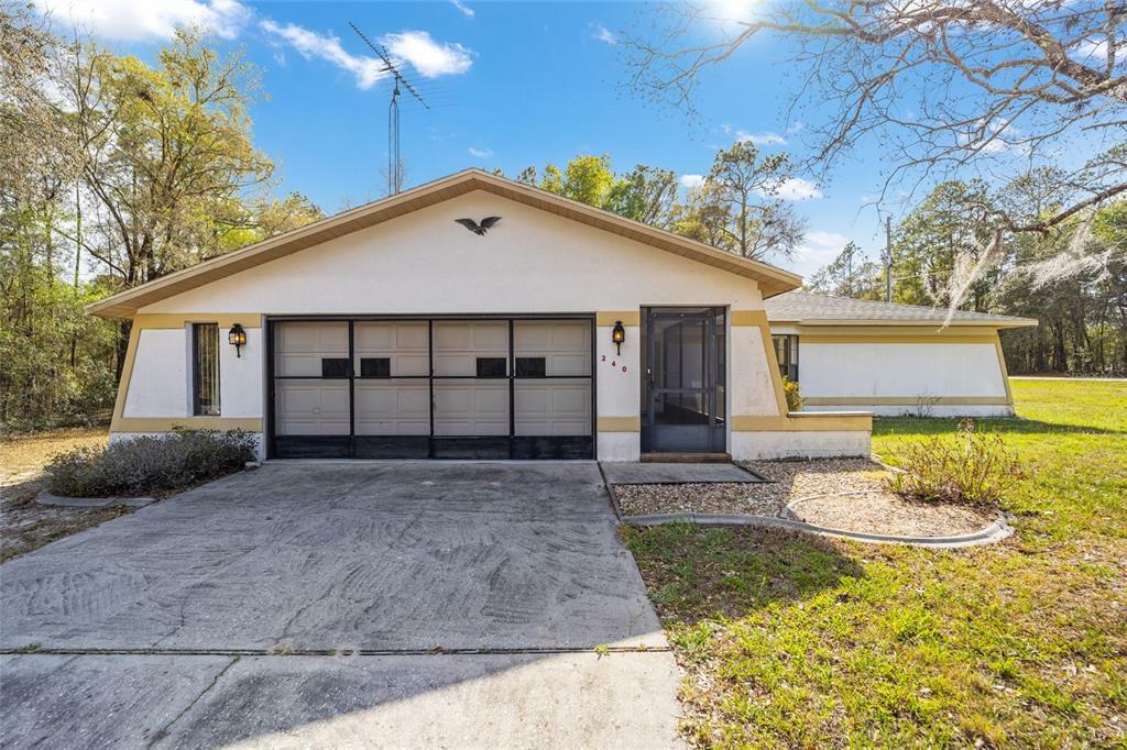 Property Photo:  240 W Nova Place  FL 34434 