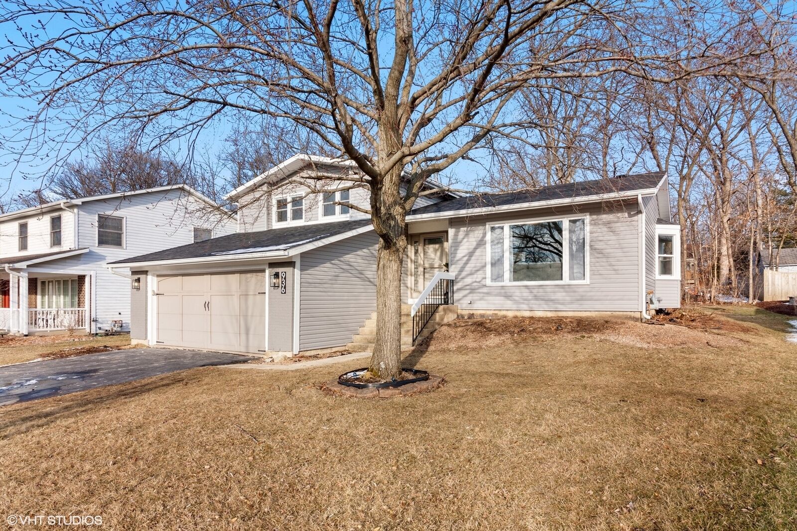 Property Photo:  936 N Ashbury Avenue  IL 60440 