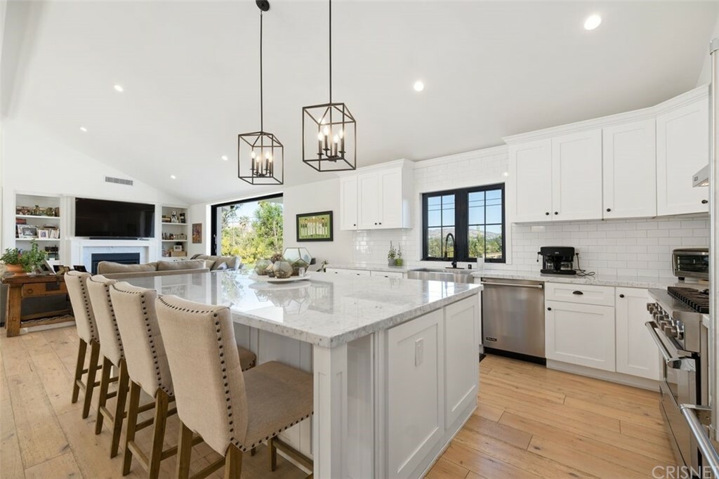 Property Photo: 23415 Calvert Street CA 91367