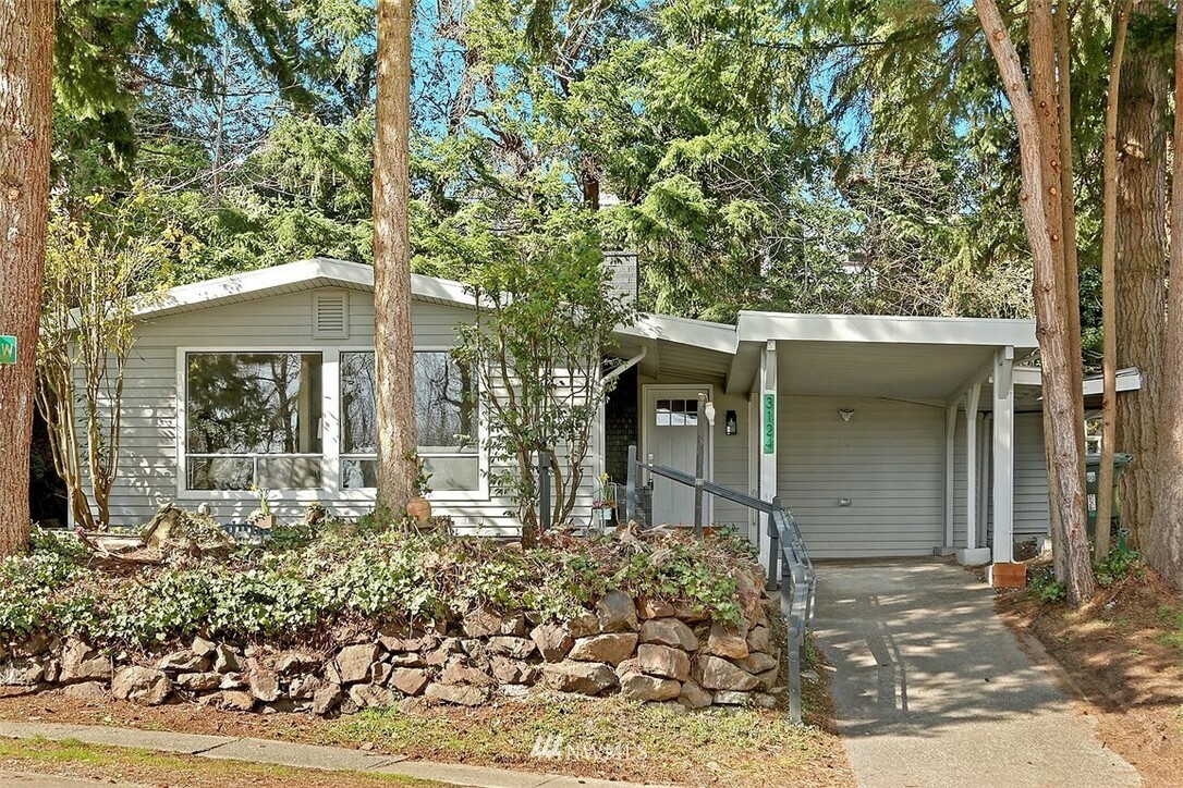 Property Photo:  3124 SW 103rd Street  WA 98146 