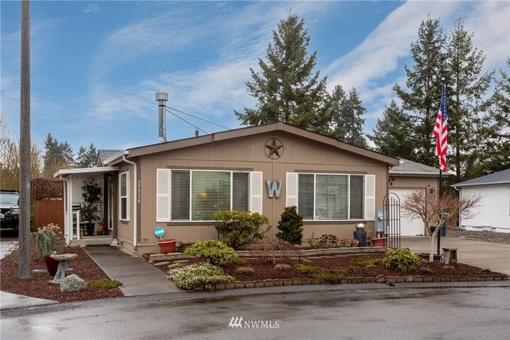 Property Photo: 15516 122nd Avenue Ct E 15 WA 98374