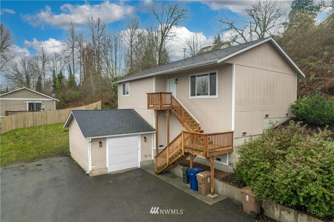 Property Photo: 1416 E Harrison Street WA 98404