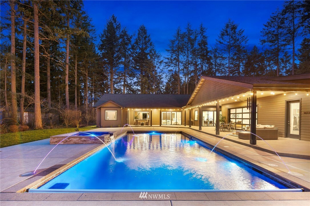 Property Photo:  782 Island Boulevard  WA 98333 