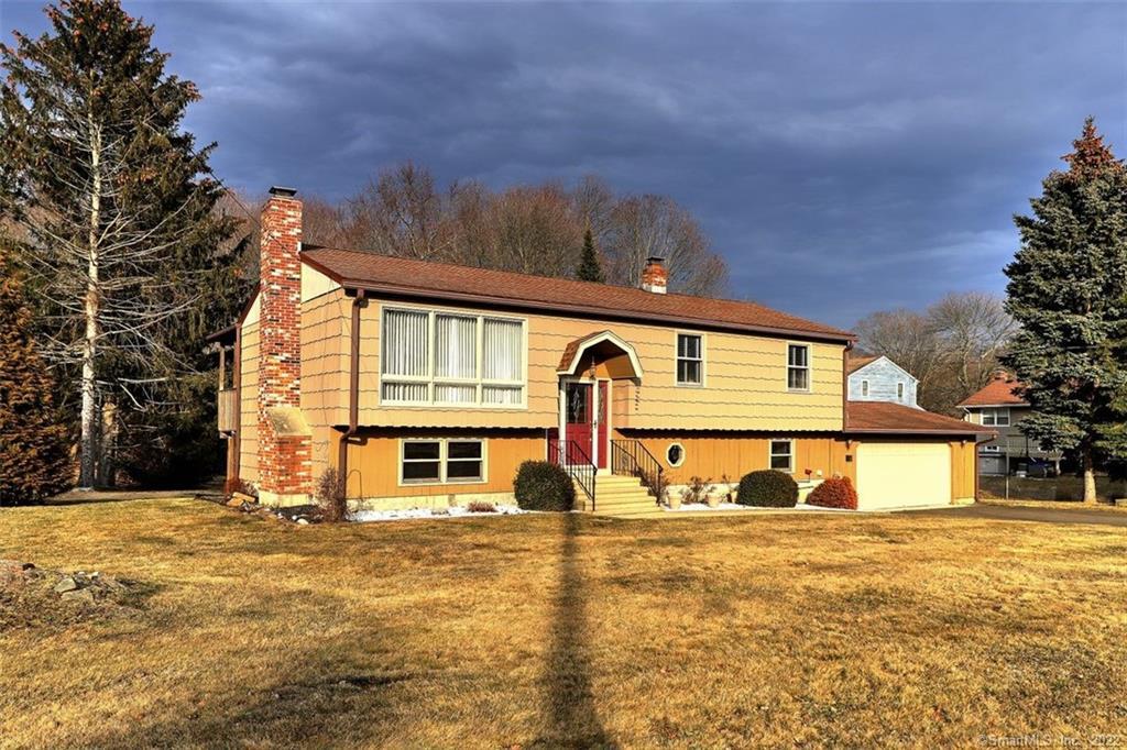 Property Photo: 15 Benneville Road CT 06461