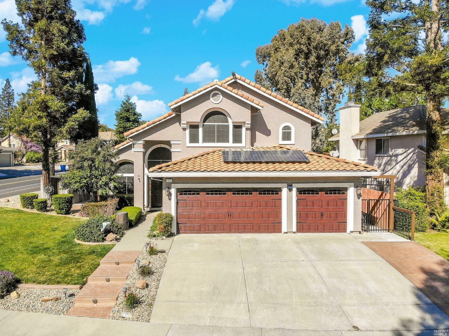 Property Photo:  426 Sussex Circle  CA 95687 