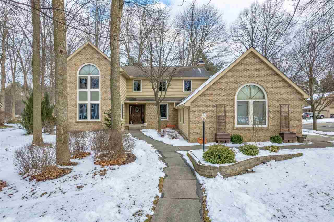 Property Photo:  5204 Shoal Creek Cir  MI 48642 