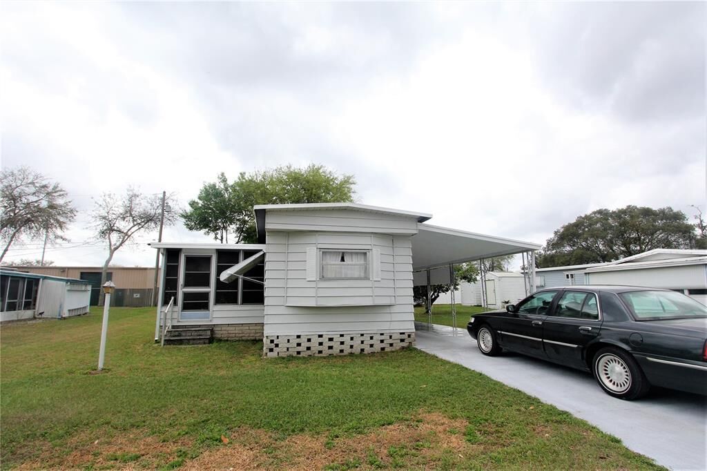 Property Photo: 39018 Ola Avenue FL 33542