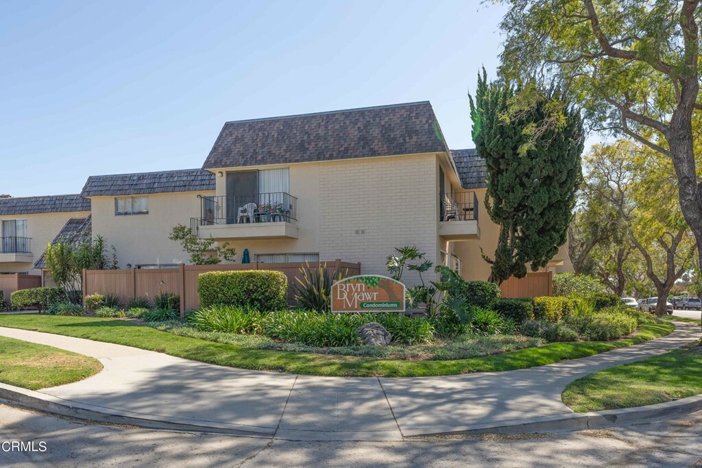 Property Photo:  138 S Bryn Mawr Street 36  CA 93003 