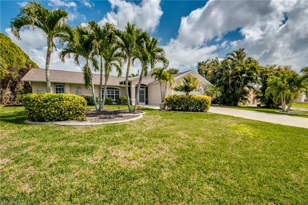 Property Photo: 625 SE 21st Avenue FL 33990
