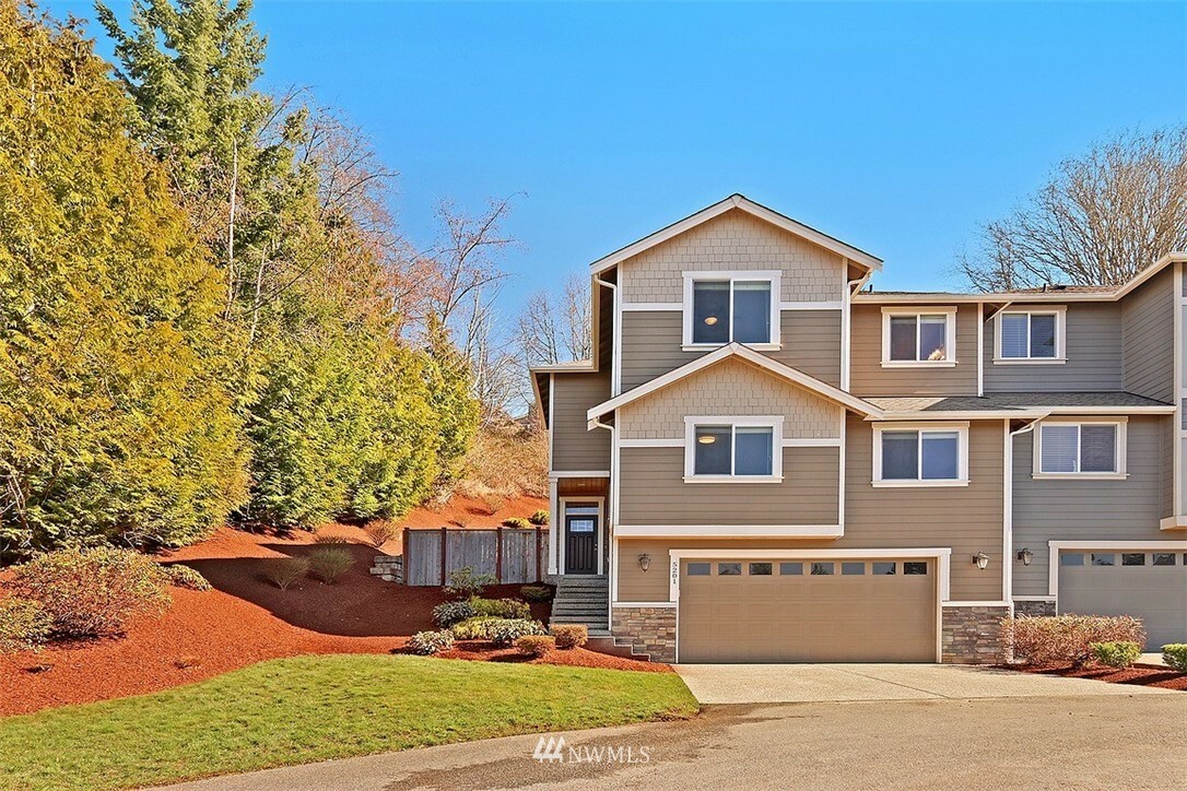 Property Photo: 5201 Glenwood Avenue WA 98203