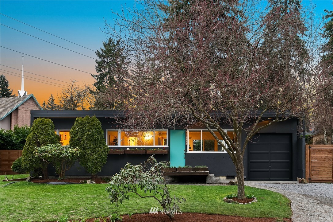 Property Photo:  1326 N 160th Street  WA 98133 