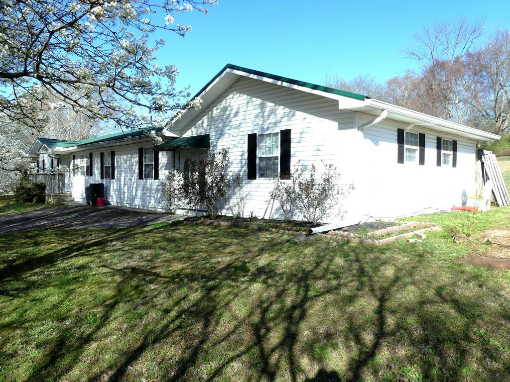 Property Photo:  104 Short Street  TN 37371 