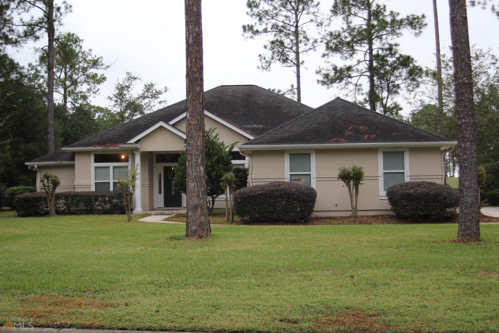 Property Photo: 503 E Cardinal Circle GA 31558