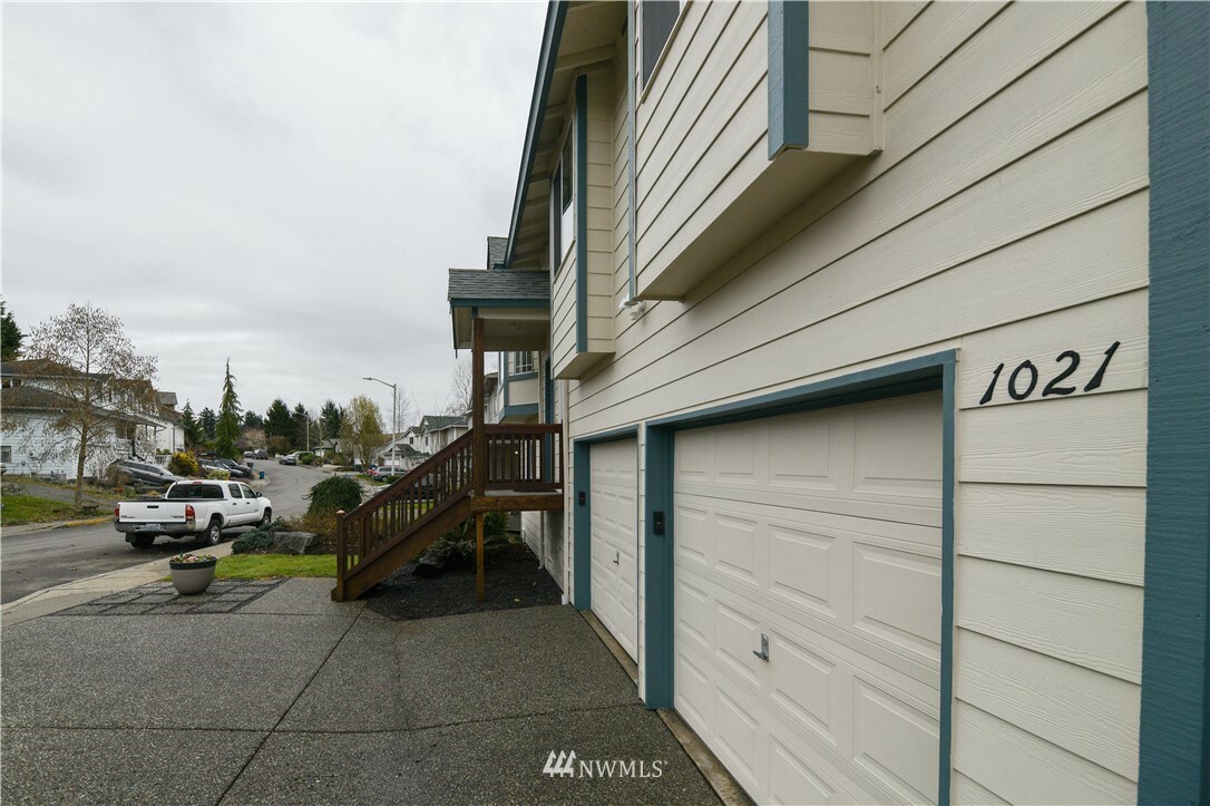 Property Photo:  1021 19th Street  WA 98290 