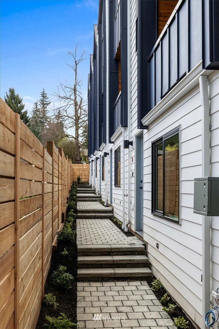 Property Photo:  2151 N 147th Street C  WA 98133 