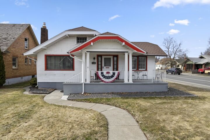 2633 N Howard St  Spokane WA 99205 photo