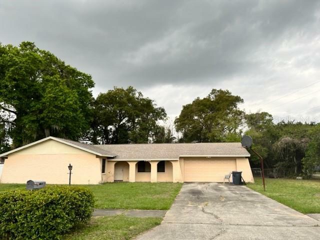 Property Photo:  1502 W Palm Circle  FL 33596 