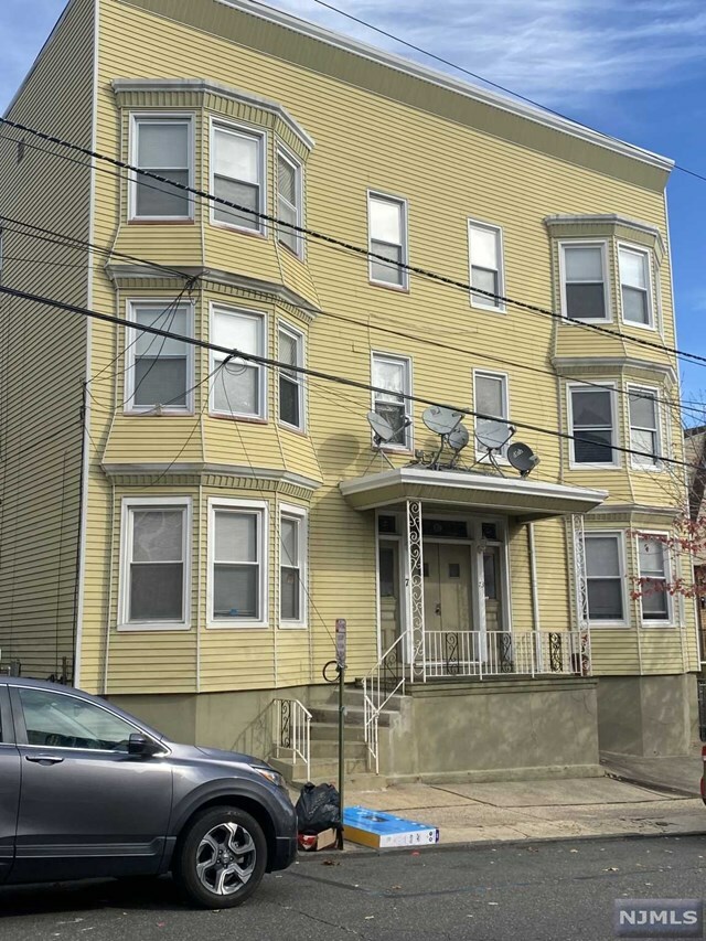 Property Photo:  71 Hoyt Street 2L  NJ 07032 