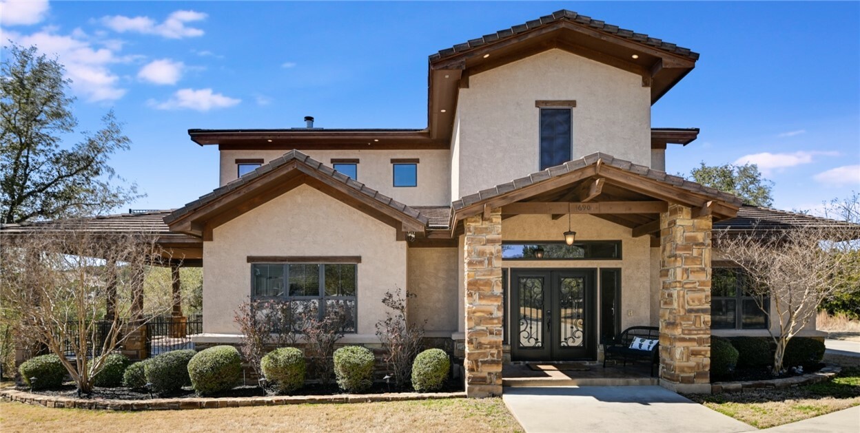 Property Photo:  16901 Northlake Hills Drive  TX 78645 