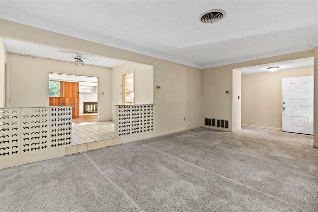 Property Photo:  1005 Palm Terrace Drive  FL 33755 