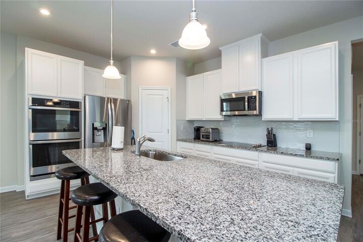 Property Photo: 8524 Rain Lily Crossing FL 34219