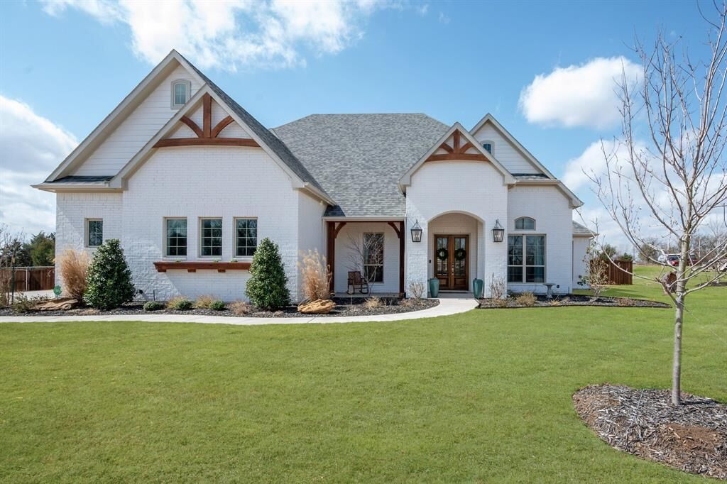 Property Photo: 1720 Lone Elm Road TX 75167