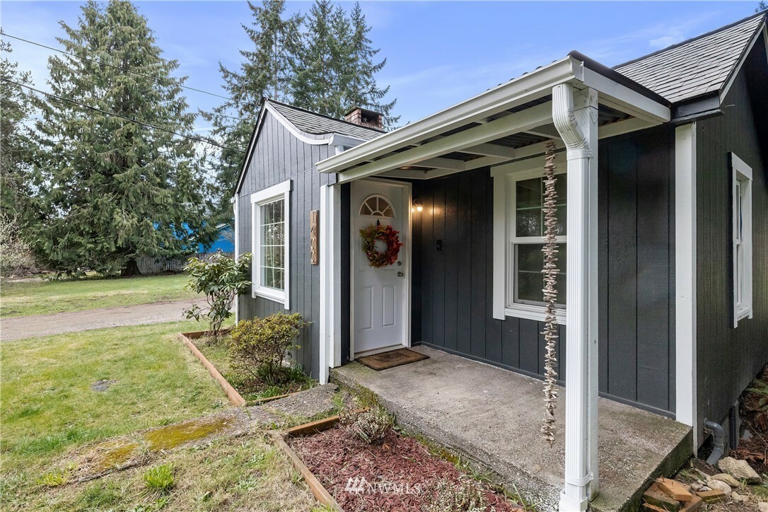 Property Photo:  1400 Baby Doll Road SE  WA 98366 