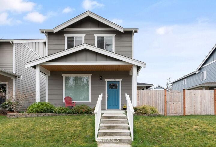 1733 NW 6th Avenue  Oak Harbor WA 98277 photo