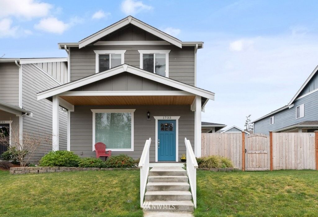 Property Photo: 1733 NW 6th Avenue WA 98277