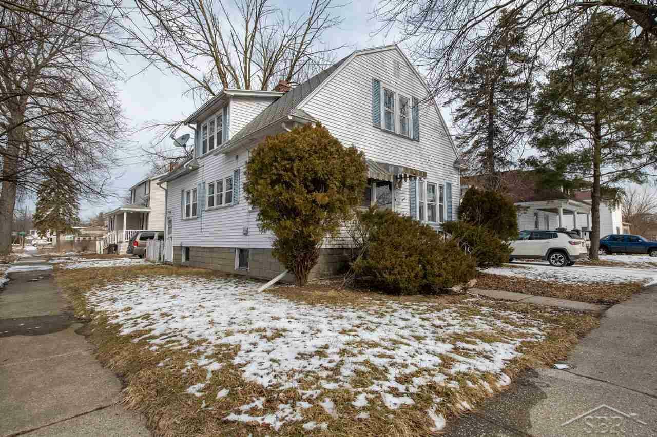 Property Photo:  921 S Webster  MI 48602 