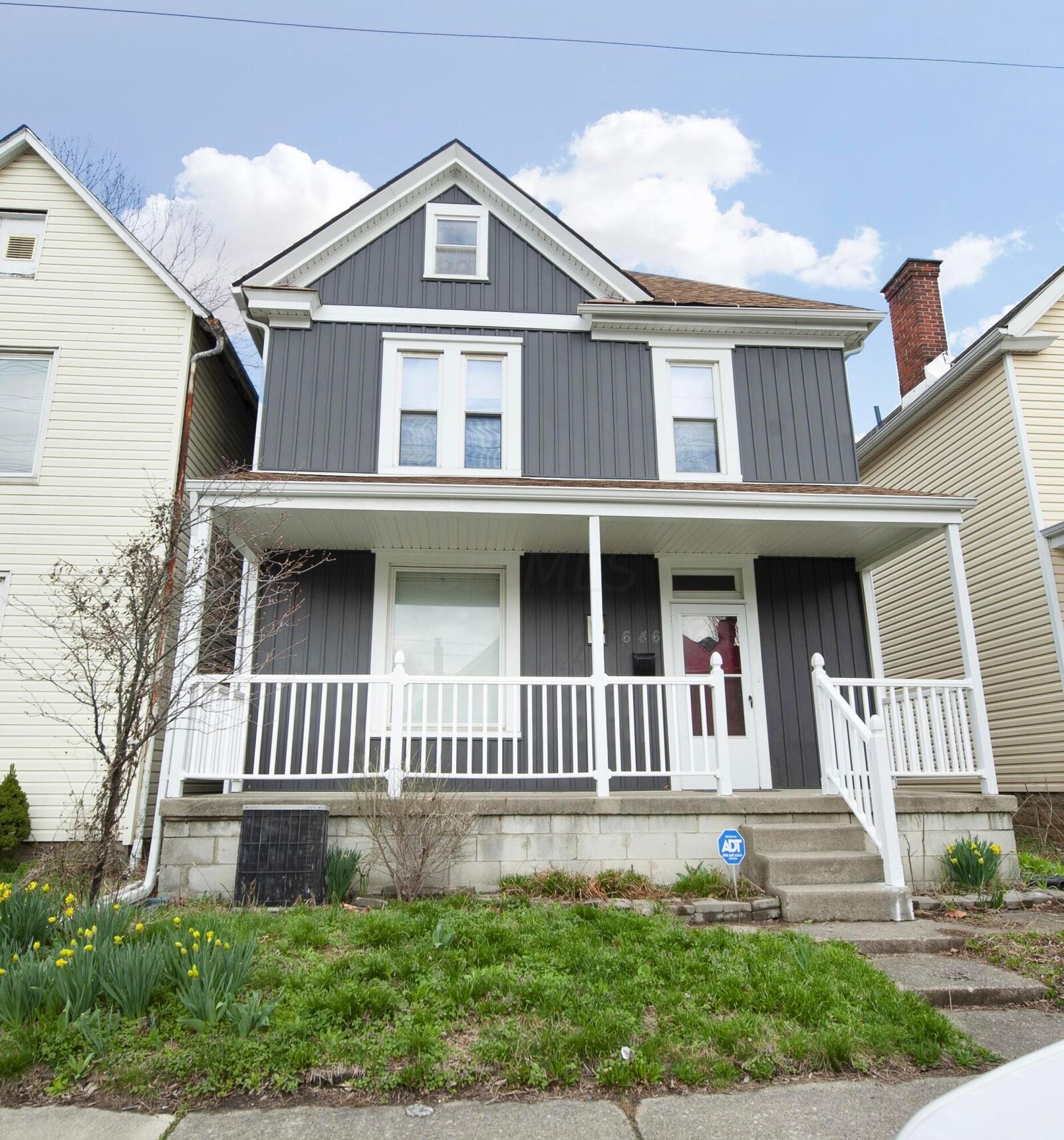 Property Photo: 646 E Whittier Street OH 43206