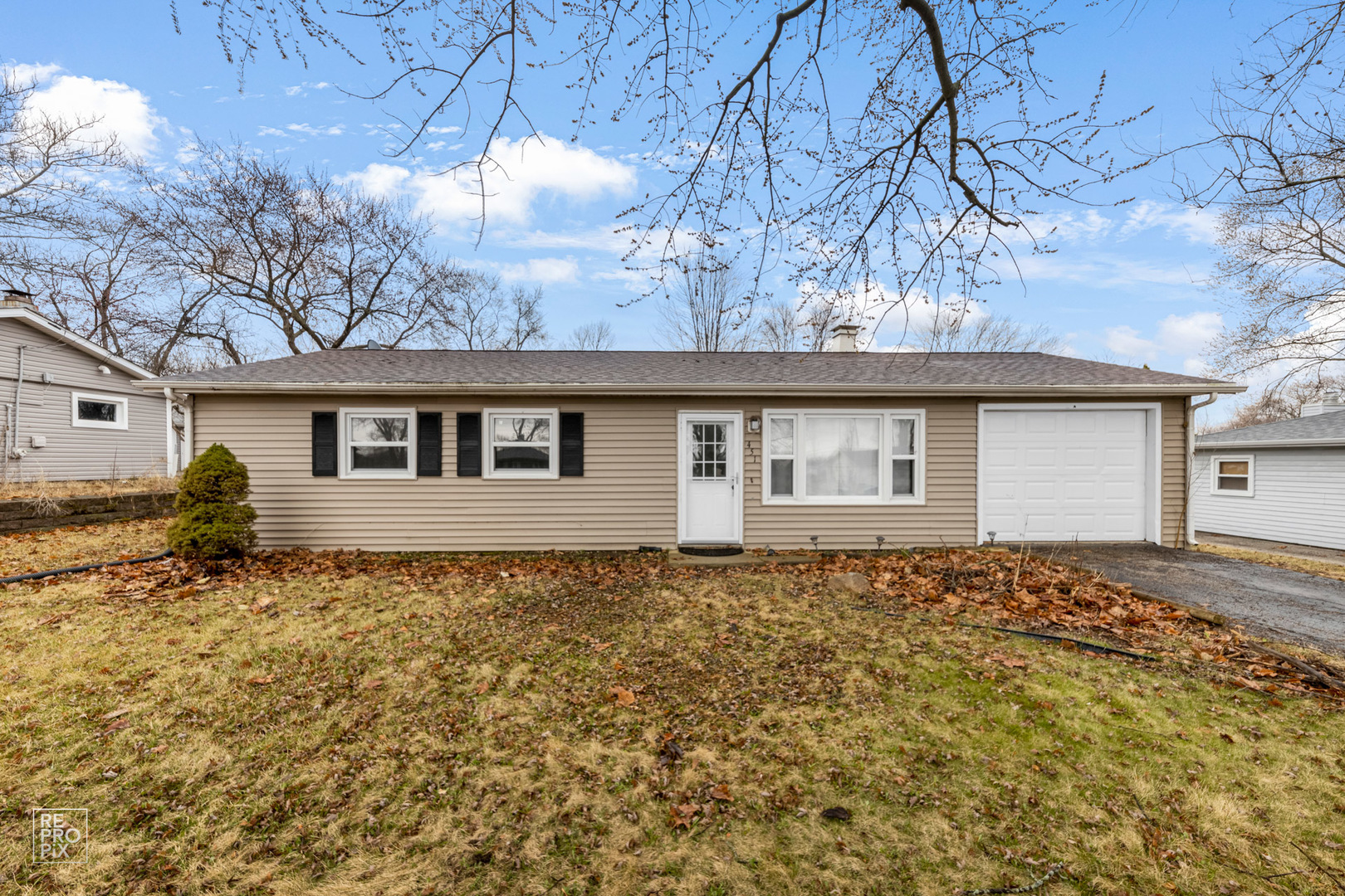 Property Photo:  451 Woodlyn Drive  IL 60505 