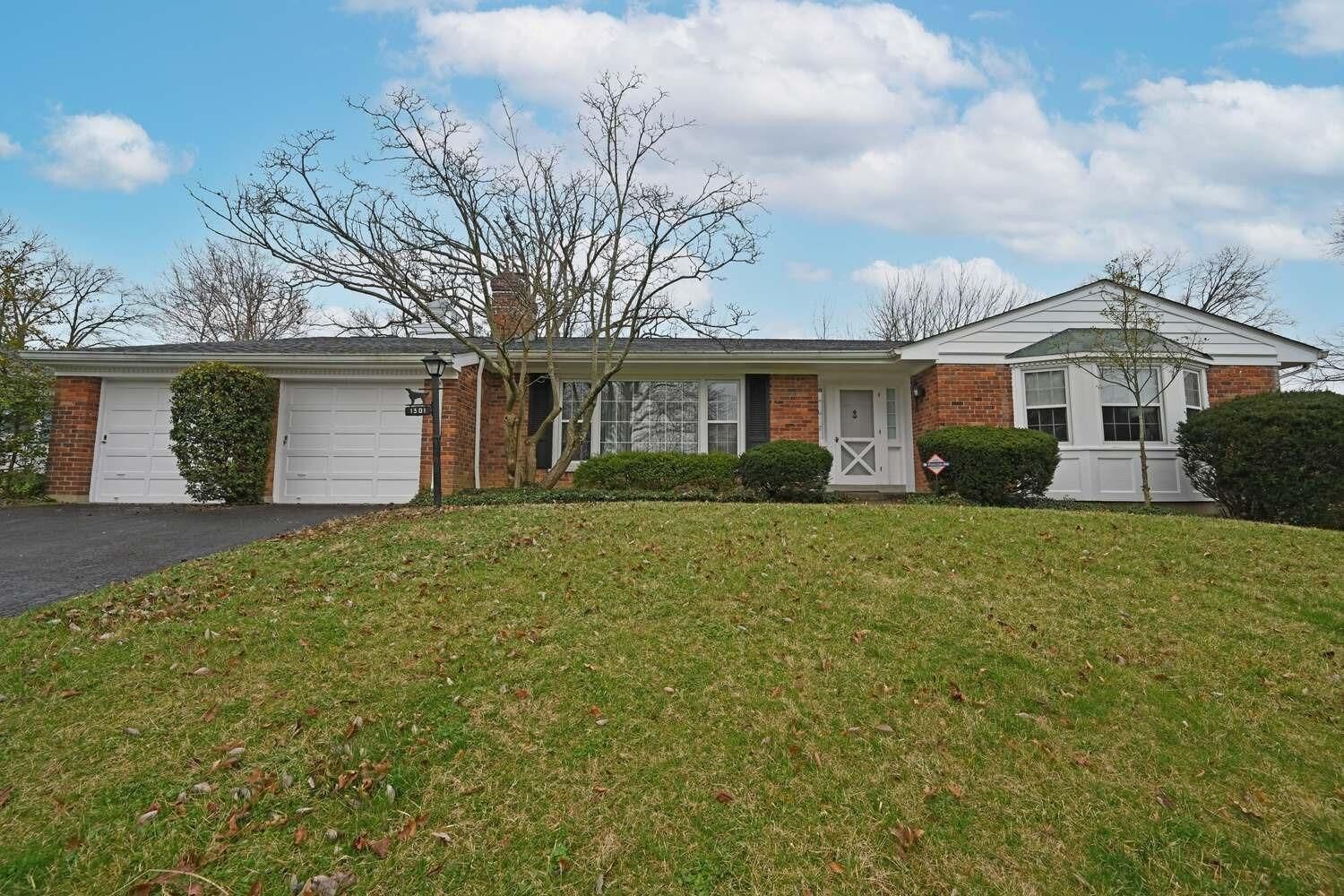 Property Photo: 1301 Hollywood Ave OH 45224