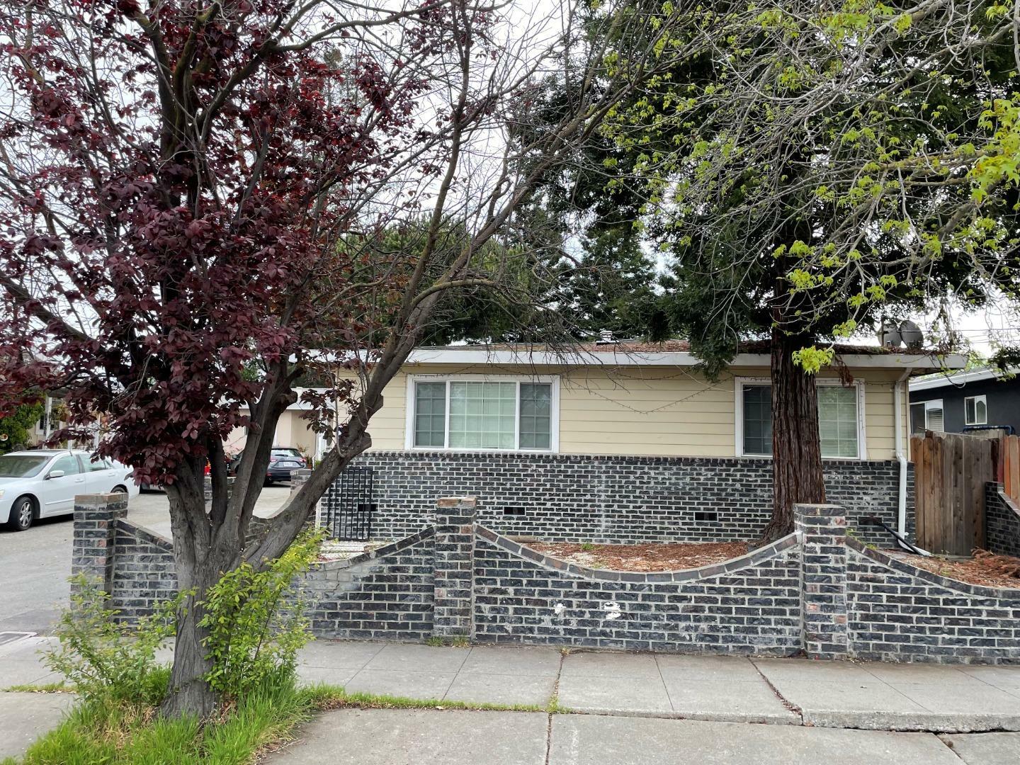 Property Photo:  1018 Jones Court  CA 94063 