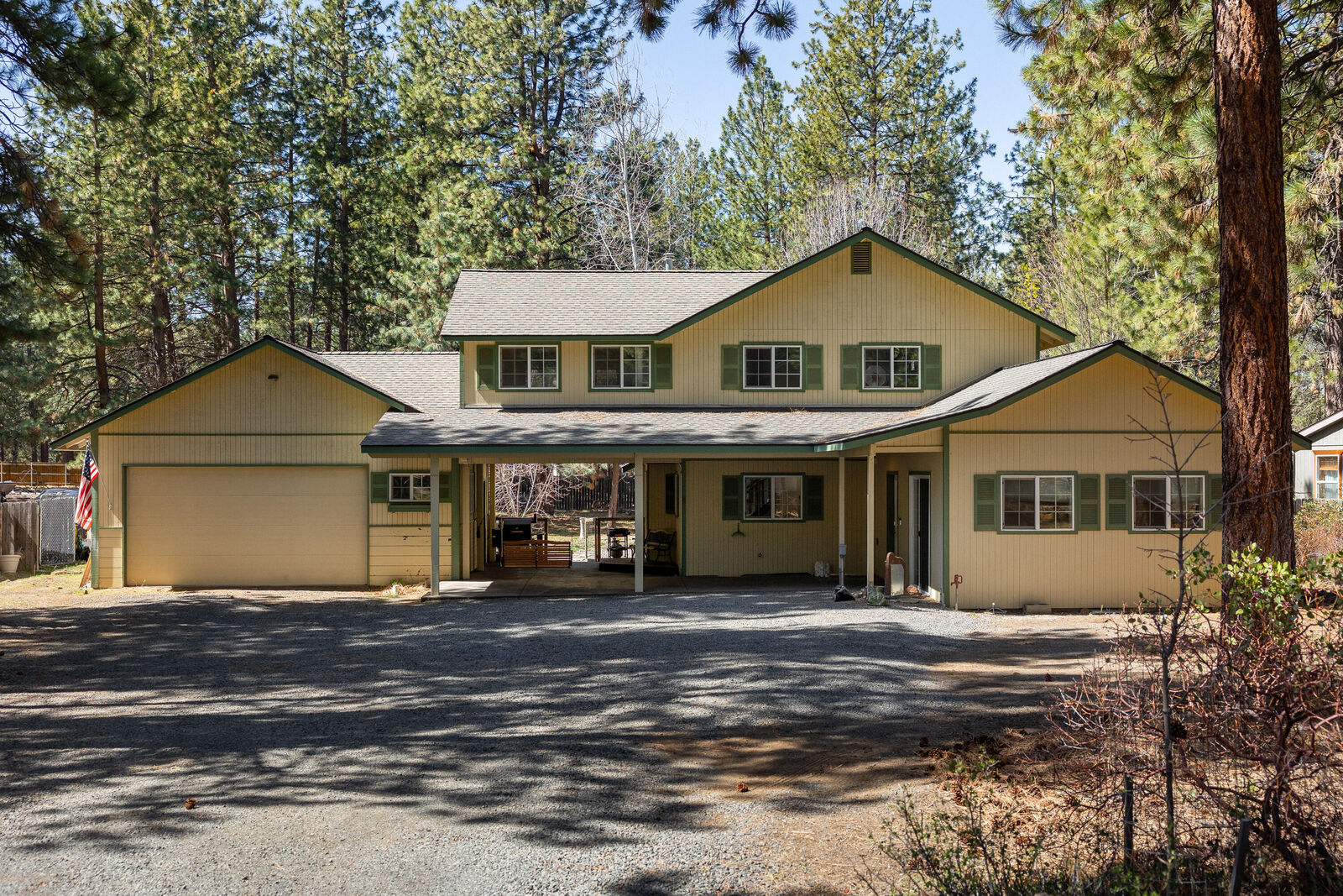 Property Photo:  60195 Agate Road  OR 97702 