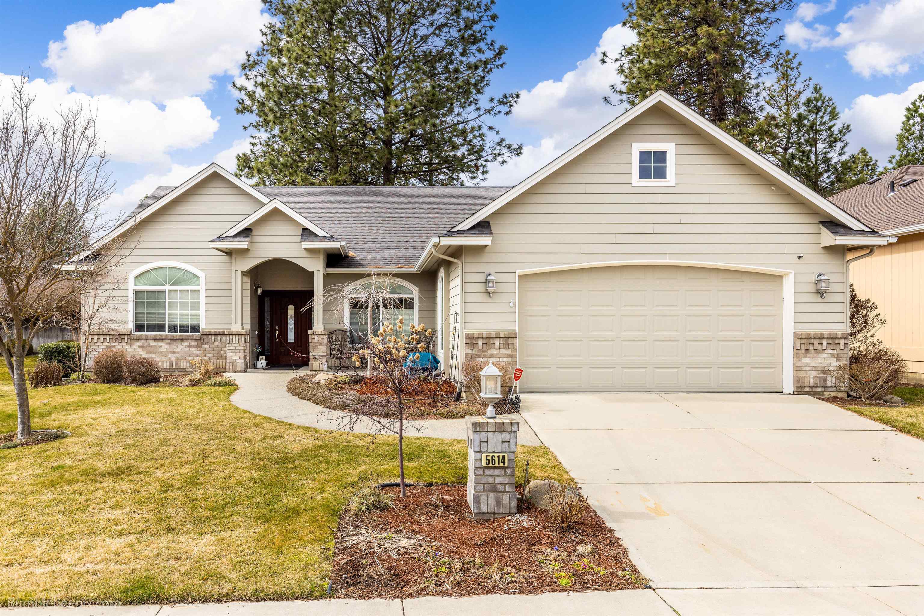 Property Photo:  5614 S Helena Ln  WA 99223 