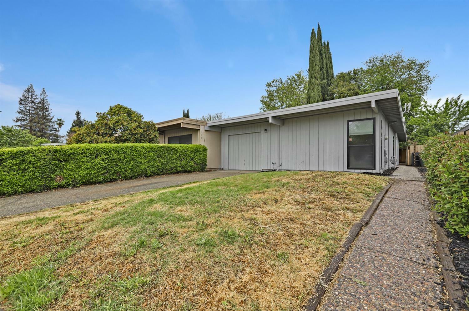 Property Photo: 26 Paddle Court CA 95833