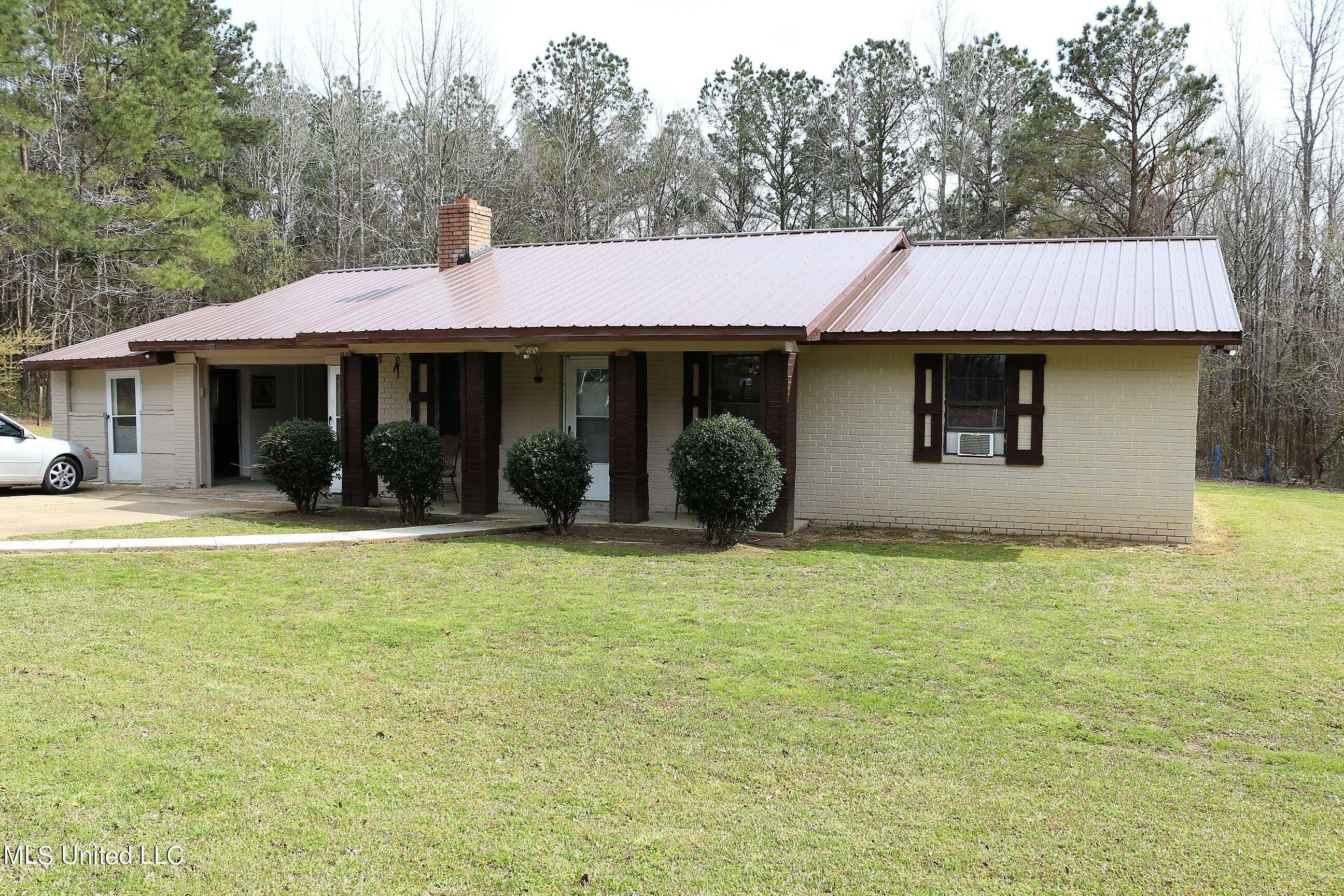 Property Photo:  107 Cunningham Road  MS 38635 